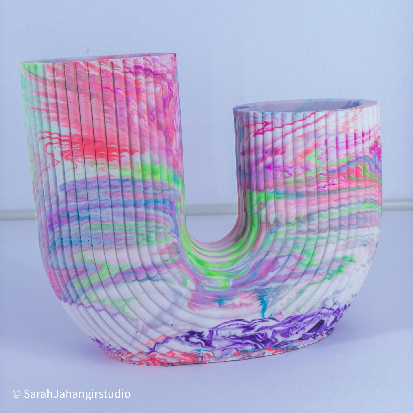 STATEMENT VASE U-SHAPED