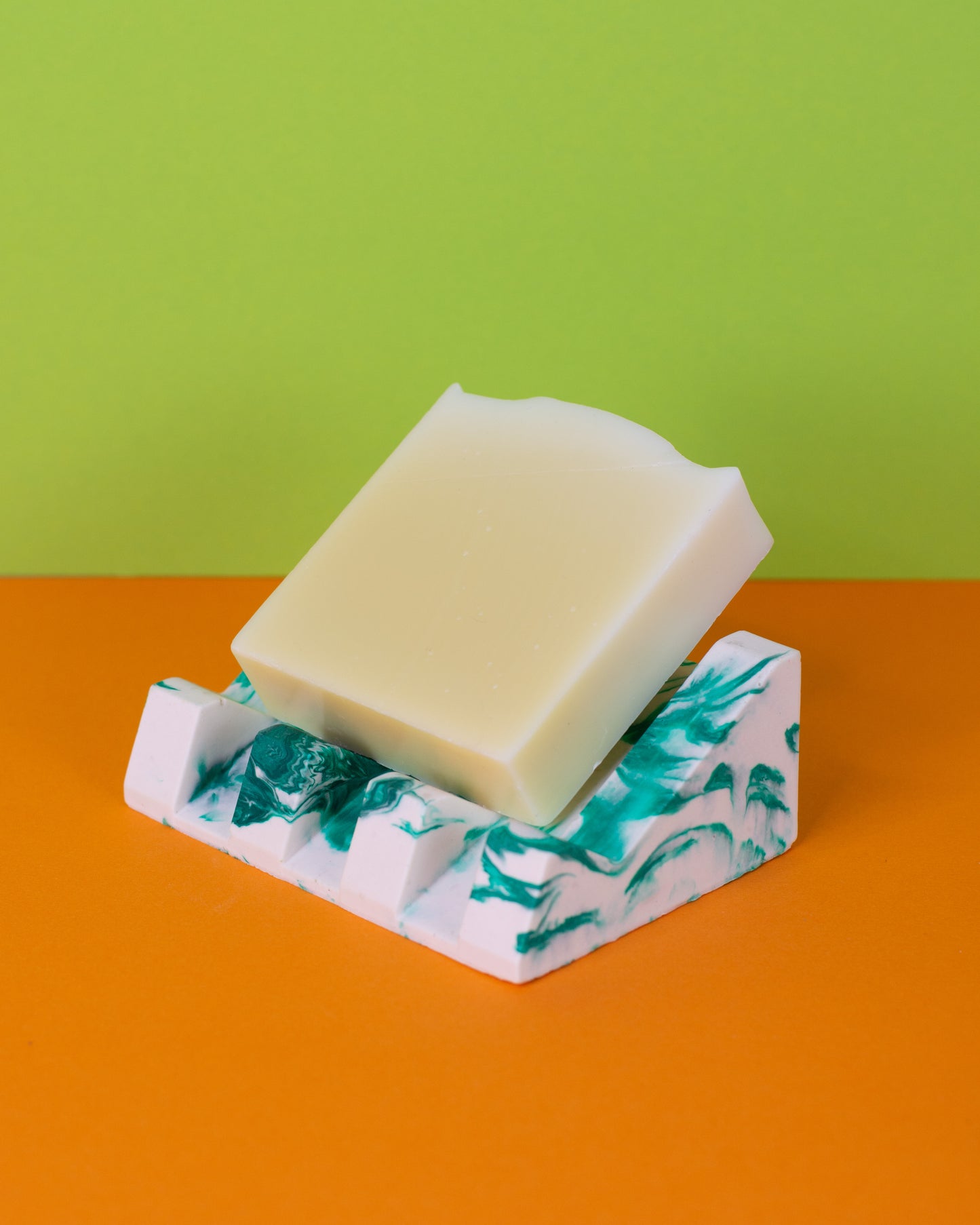 DIAGONAL SOAPHOLDER